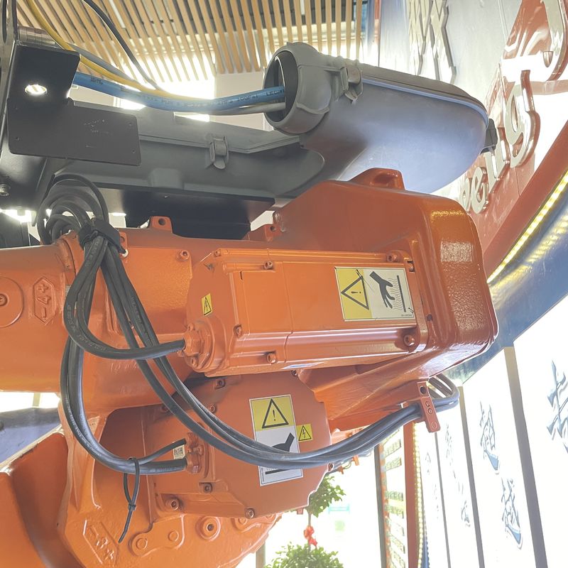 Brazo 6640-235/2.55 del robot de la segunda mano ABB para la soldadura por puntos que maneja empaletar