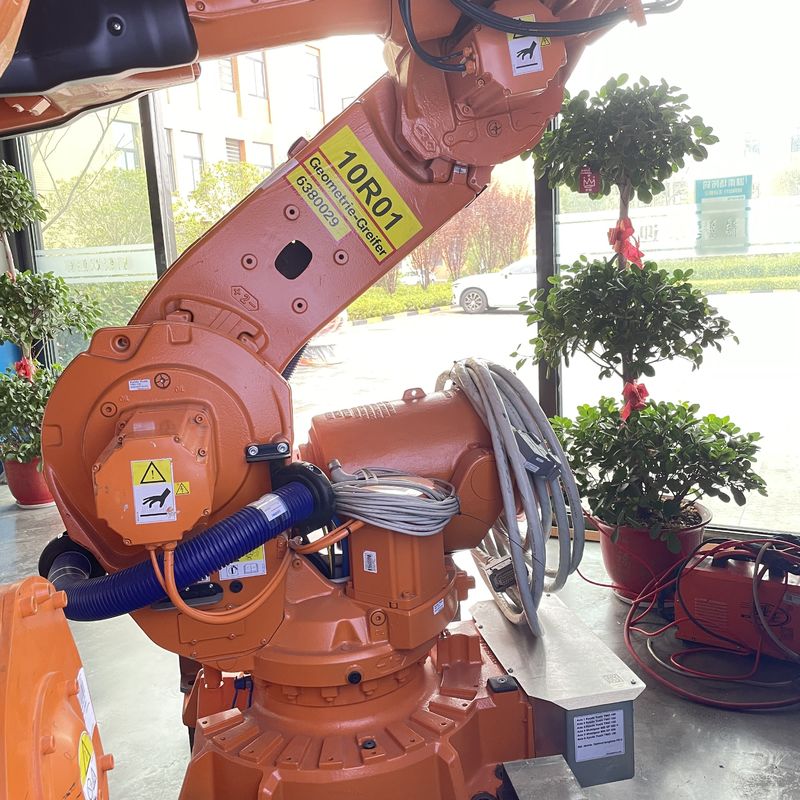 Brazo 6640-235/2.55 del robot de la segunda mano ABB para la soldadura por puntos que maneja empaletar