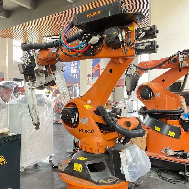 KUKA KR210 R3100 Robota industrial de 6 ejes Brazo robótico con 210 kg de carga útil y 0,06 mm de repetibilidad