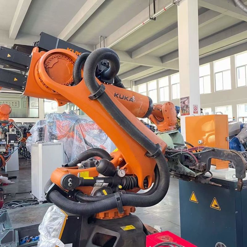 KUKA KR210 R3100 Robota industrial de 6 ejes Brazo robótico con 210 kg de carga útil y 0,06 mm de repetibilidad