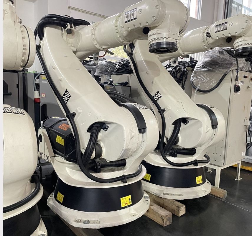 2700 Mm Reach Kuka Software Robot de soldadura para un rendimiento de soldadura rápido y preciso ¡Agarre este trato! Robot KUKA KR210, adaptado para pintura por aerosol superior y sin complicaciones