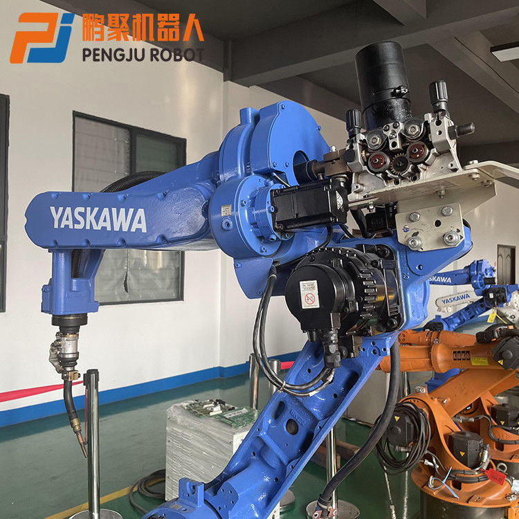 Automatización industrial hecha posible con robots usados de YASKAWA Programación de teléfonos inteligentes Descubre el Yaskawa MA1400: precisión - soldadura impulsada redefinida e interfaz USB