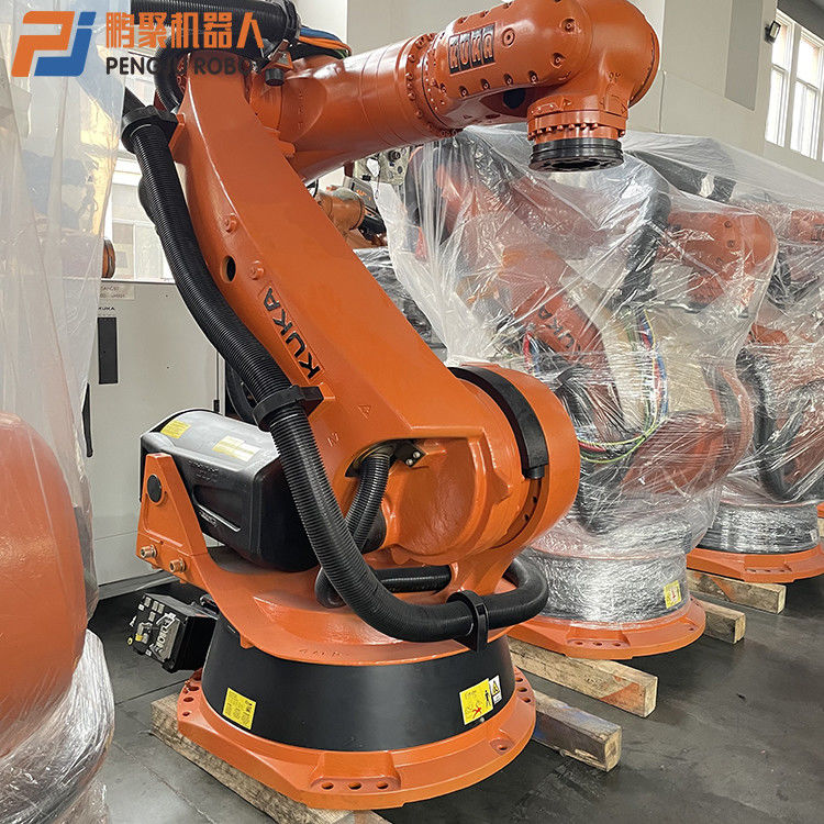 Uso del brazo de paletización de robots Kuka para el manejo, paletización, descarga, manipulador, brazo robótico