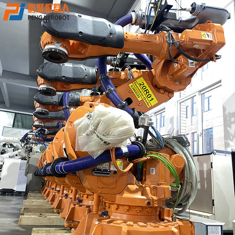 Robot usado industrial de los robots ABB6640-235/2.55 de ABB para la soldadura por puntos que maneja empaletar