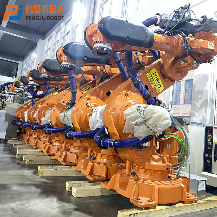 Robots usados industriales ABB6640-235/2.55 de ABB para la soldadura por puntos que maneja empaletar