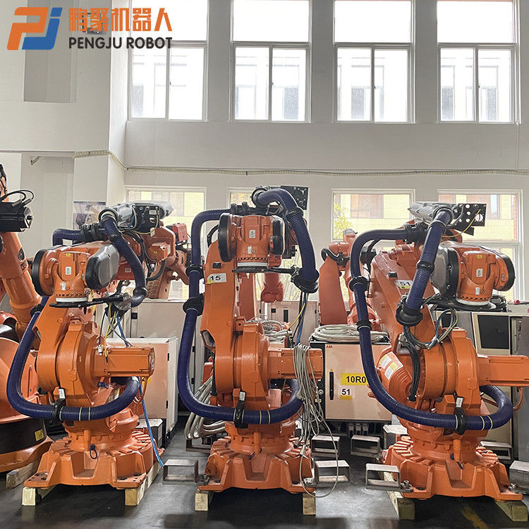 Robots usados industriales ABB6640-235/2.55 de ABB para la soldadura por puntos que maneja empaletar