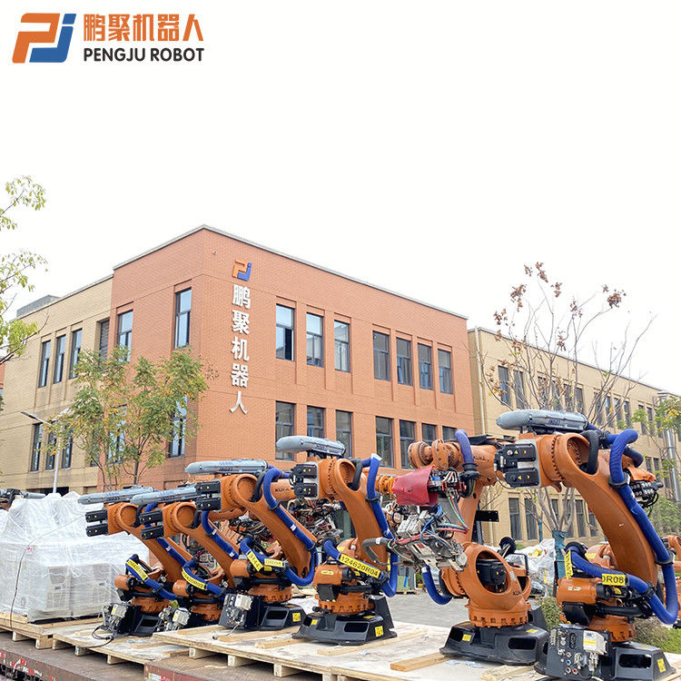 Robot de carga de montaje de piso con repetibilidad ± 0,1 mm Rendimiento KUKA KR210 con alcance ultra largo de 2700 mm, totalmente adaptable a aplicaciones industriales.