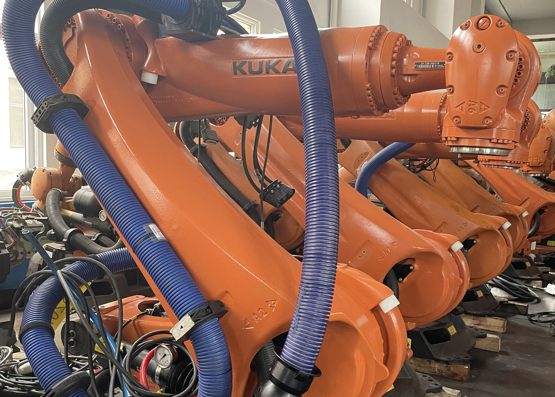 Precisión KUKA KR210 R2900 Robot industrial 210 kg carga útil y alcance de 2900 mm para cortar carga y manejo de materiales