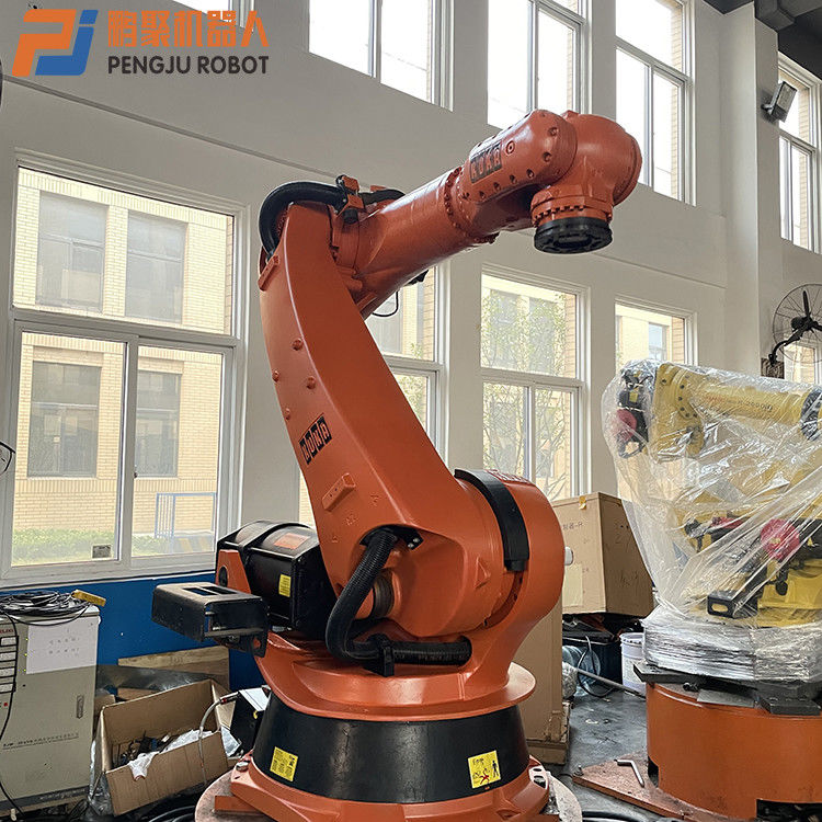 KR210 Robot de paletización 6 Ejes e instalación de pisos para cargas pesadas