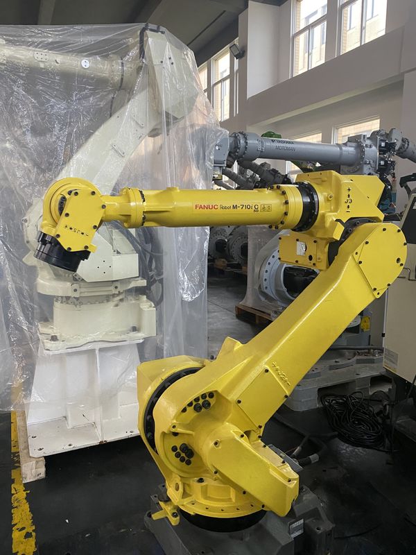 Hachas usadas del robot 6 de FANUC M-710iC/70 para la instalación de tierra