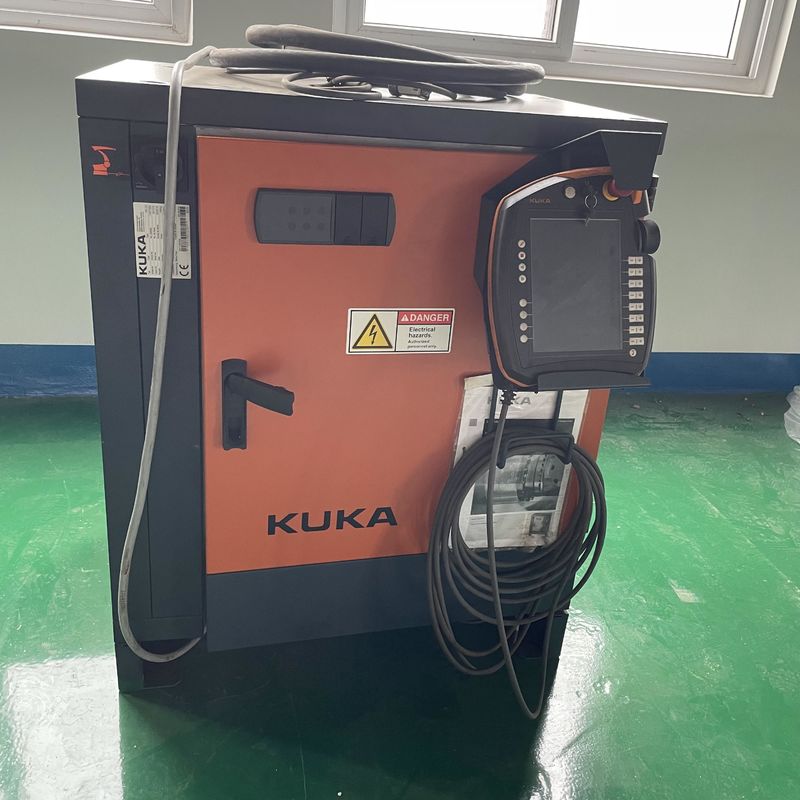 Carga útil KUKA Kr16 Robot de soldadura con controlador XP 1611 mm alcance Fronius manejo de la fuente de soldadura montaje carga de corte