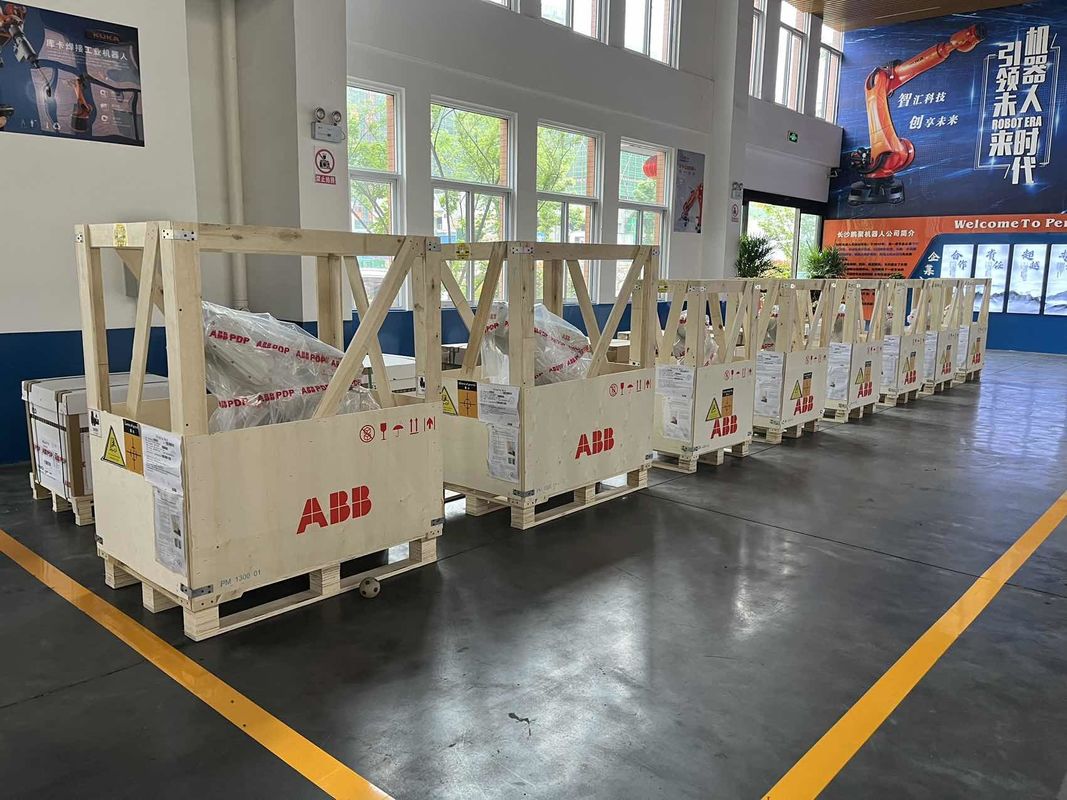 NUEVA ABB IRB 2600 M2004 20/12 -1.65/1.85 20 kg Soldadura por arco, prensado, carga y descarga de piezas, mecanizado