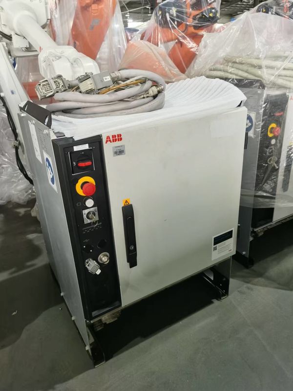 ABB IRB 4600-40/2.05 IP67 de 6 ejes 40 kg de carga útil media ABB Robot para aplicaciones de desbaste y recogida y colocación de máquinas.