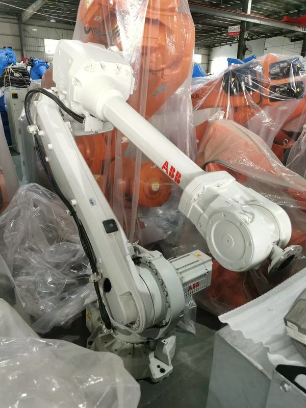 ABB IRB 4600-40/2.55 Brazo robótico de 6 ejes para el ensamblaje de fabricación aditiva, distribución y más carga útil de 40 kg y alcance de 2550 mm