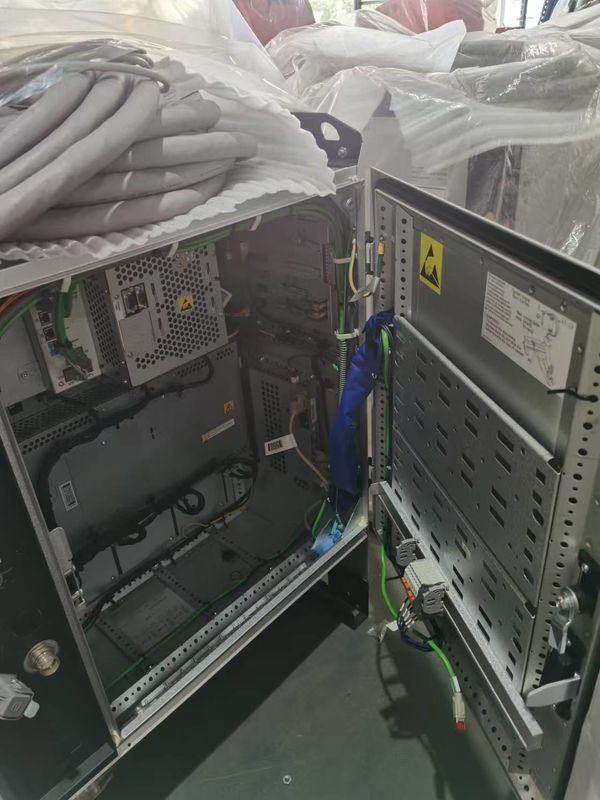 Robots de corte de fibra de vidrio con alcance de 2050 mm y modo de accionamiento mecánico