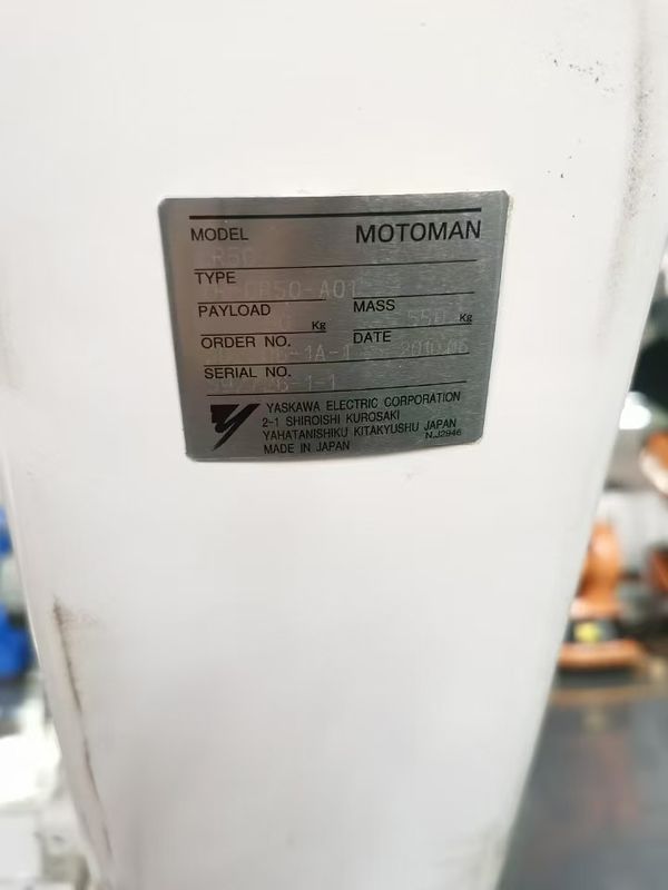 2061mm Reach CR50 XRC 50kg Carga útil Motoman Robot de soldadura de arco para prensar y cargar / descargar piezas