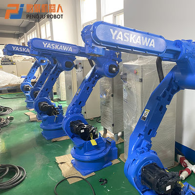 Brazo mecánico industrial usado de Yaskawa HP20D que carga descargando los robots cilíndricos