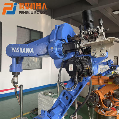 Automatización industrial hecha posible con robots usados de YASKAWA Programación de teléfonos inteligentes Descubre el Yaskawa MA1400: precisión - soldadura impulsada redefinida e interfaz USB