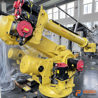 Robot industrial FANUC 2000iB 125L de AXIS de la mano de segundo 6 que empalieta manejando el manipulante