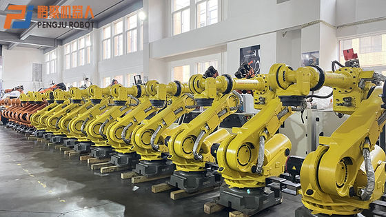 Fanuc R-2000iC/210F Soldadura en punto nueva y usada