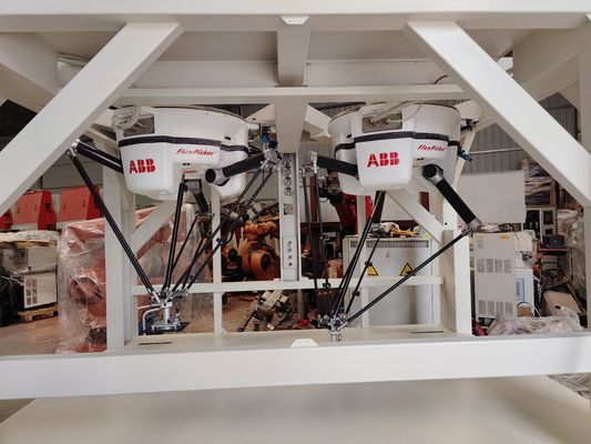 Robot de IRB 360 ABB para clasificar el empaquetado de selección