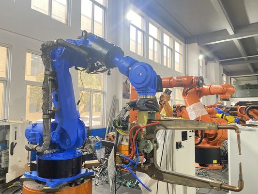 Asakawa Robot Sumérgete profundamente en la perfección de la soldadura con Yaskawa MA1400 Lograr soldaduras consistentes y de alta calidad con facilidad Transforma tu fabricación con sus capacidades de última generación