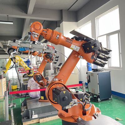 16 Kg Kuka Robots usados con clasificación de seguridad IP65, Robots de manipulación de materiales, Robots de soldadura MIG