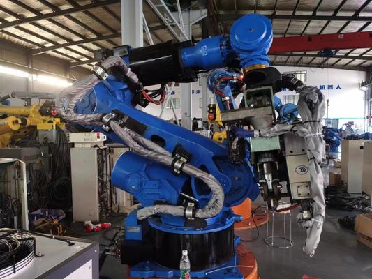 2650 mm Alcance y repetibilidad ± 0,2 mm Máquina automática de soldadura de puntos Yaskawa ES200D para soldadura industrial / paletización