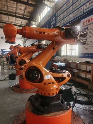 KUKA KR300 R2500 Ultra 300kg Carga útil 2500mm Alcance Robots KUKA usados con repetibilidad ±0,1 mm Y Kuka Programación Carga Robot Manipulación rectificación fresado